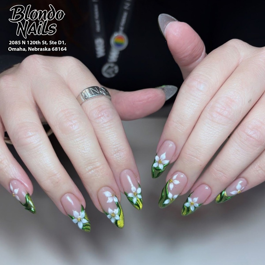 Blondo Nails